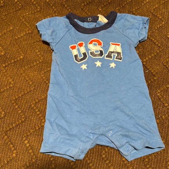 USA short sleeve onesie - Picture 1 of 1